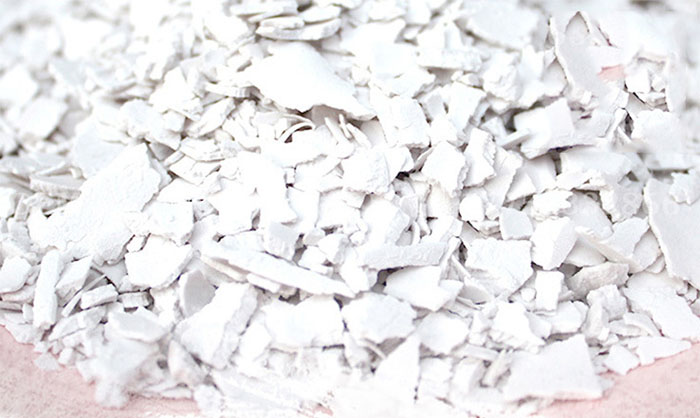  藕粉屬一種堿性的物料，所以對于普通振動篩的選擇就需要注意其材質方面。